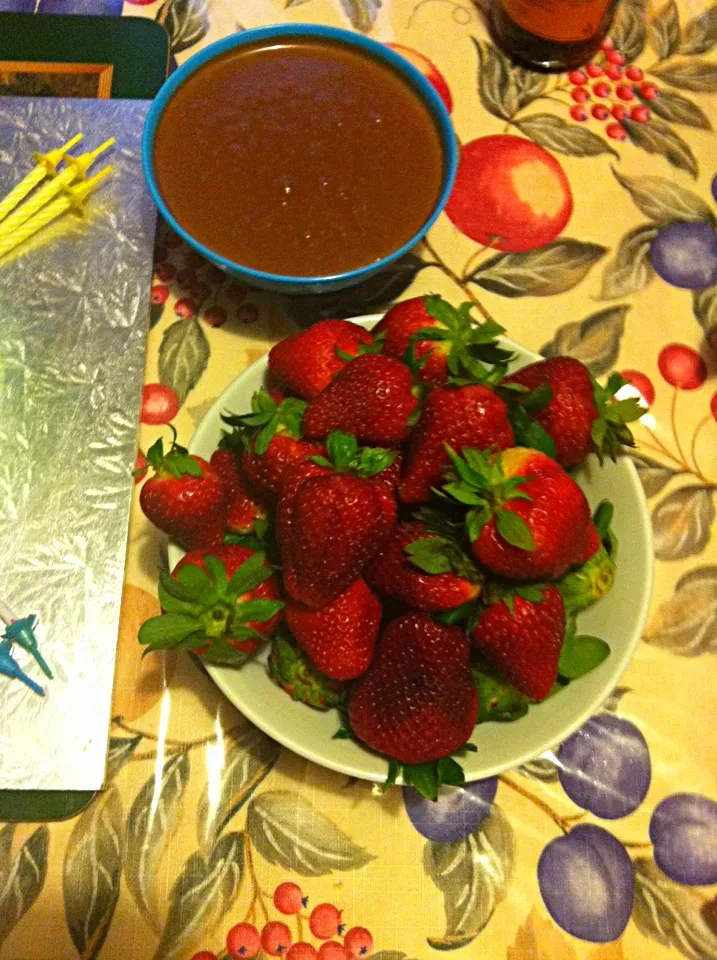 Fresh Strawberries with Chocolate Baileys Infused Dip|Cora Russell-Murphyさん