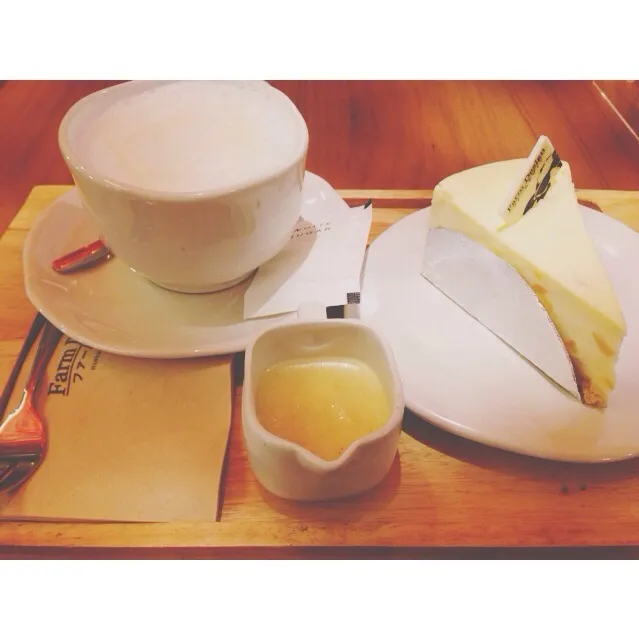 Snapdishの料理写真:Sweet corn & Hot milk|🍴ɴᎯᎯɴεϓ🍷さん