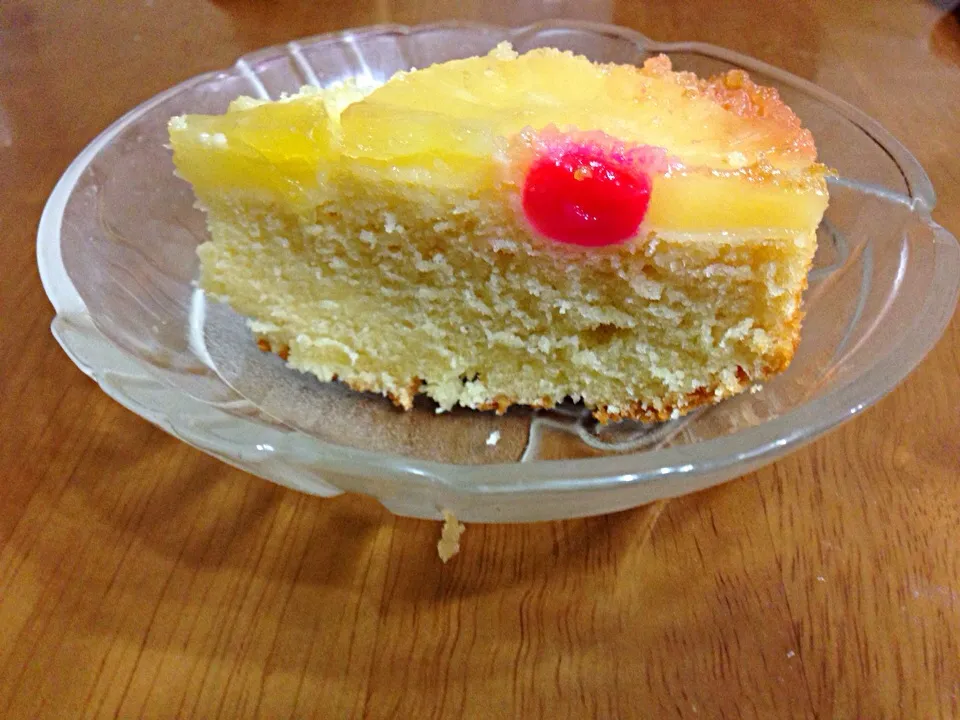 Pineapple upside down cake|natasharavindranさん