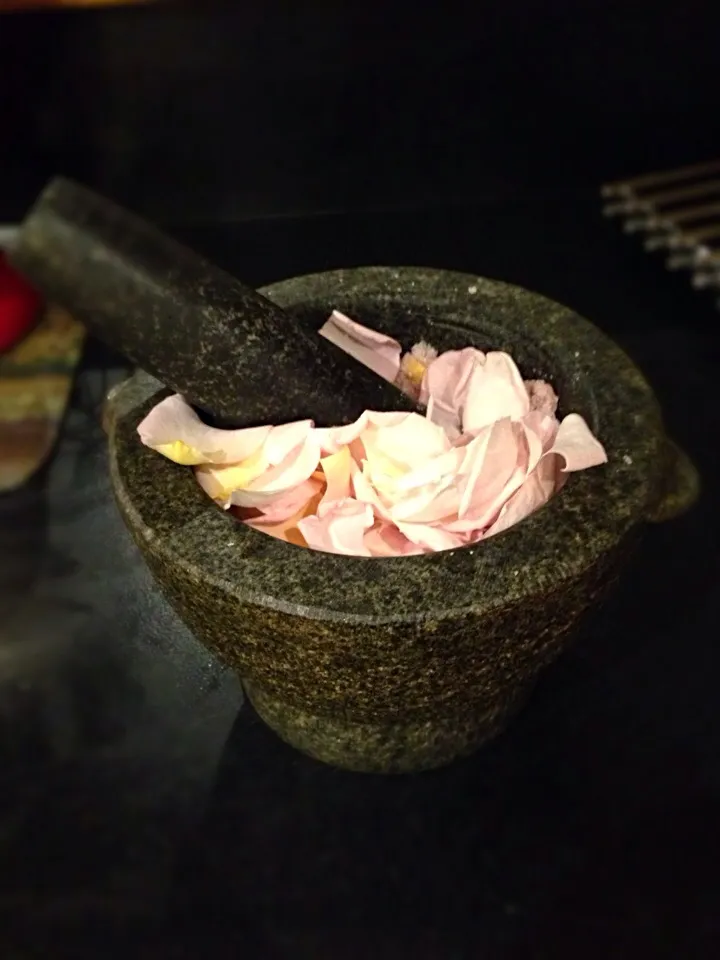 Making rose petal jam|kipper's kitchenさん