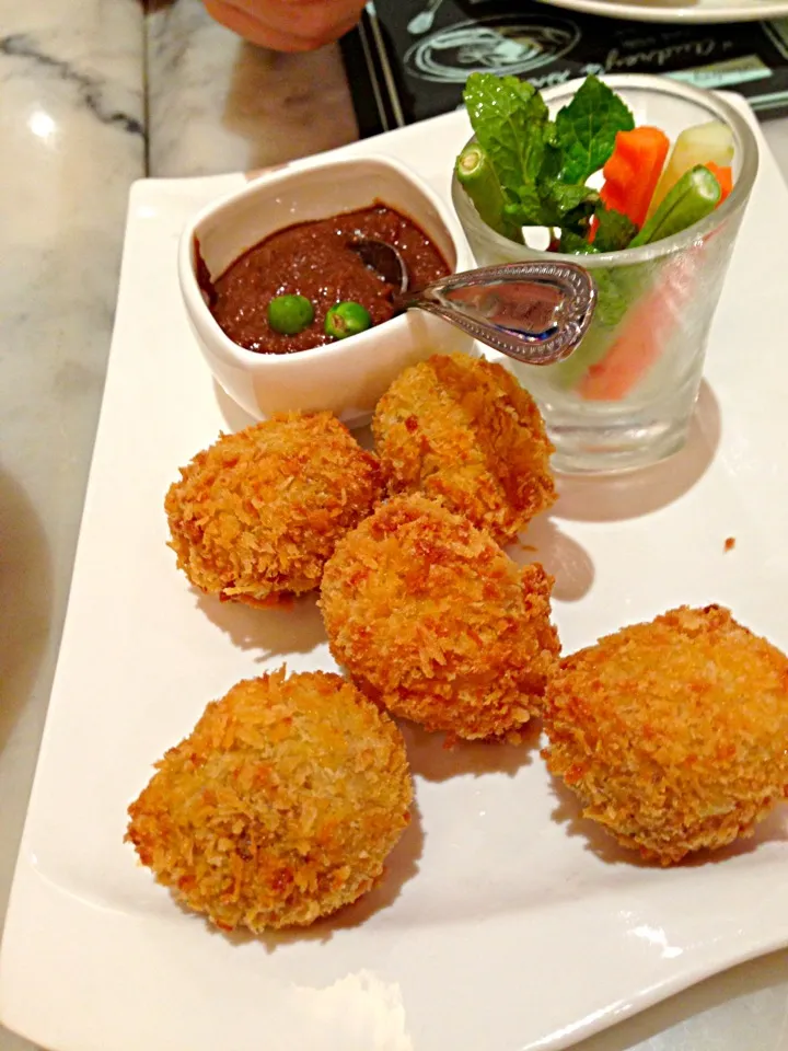 Rice ball with shrimp paste sauce|PhUnGさん