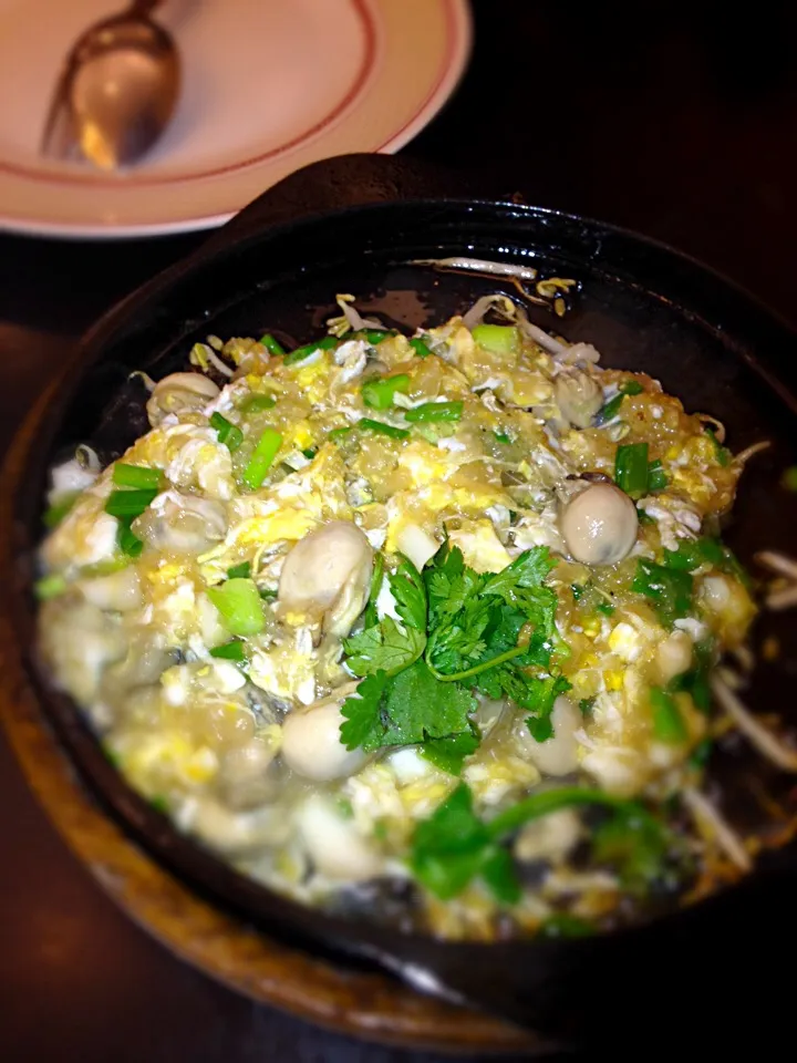 Snapdishの料理写真:Thai oyster omelette|Tommy Limさん