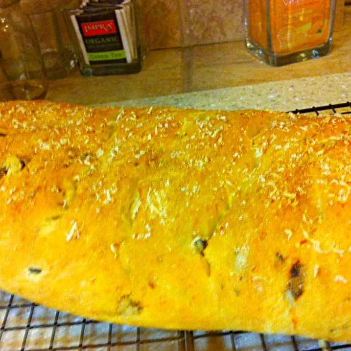 Sun dried tomato, parmesean, and chive bread|virginia frasseさん