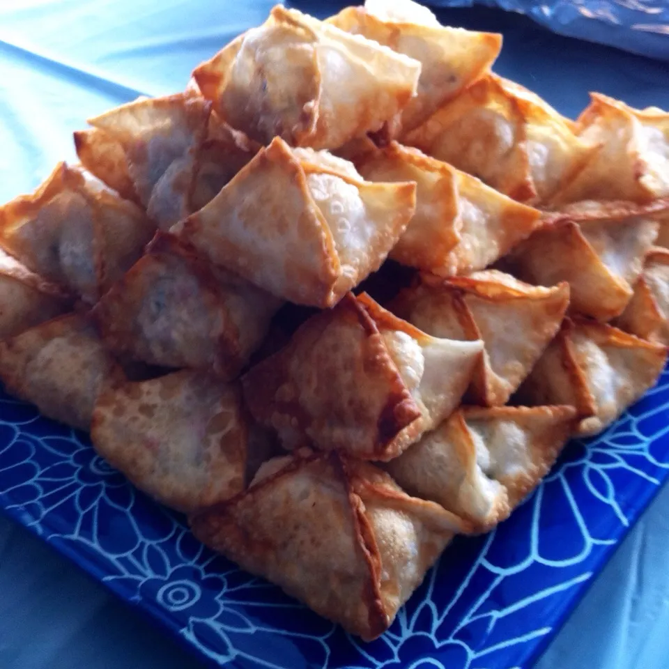 Snapdishの料理写真:Deep-Fried Crab Dumplings|Araleielさん