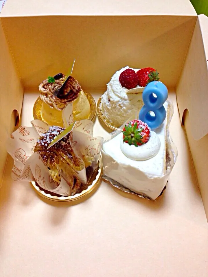 Snapdishの料理写真:Birthday cake|Sabri Zulueta Galanoさん