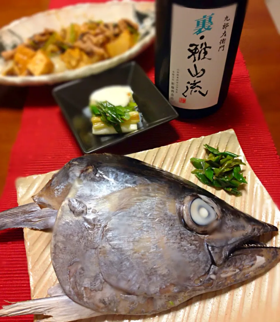 Snapdishの料理写真:まぐろ兜🐟半身塩焼き❗️|チョス ♪さん