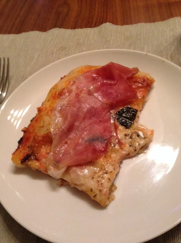 Pizza con il prosciutto|giacomo liさん