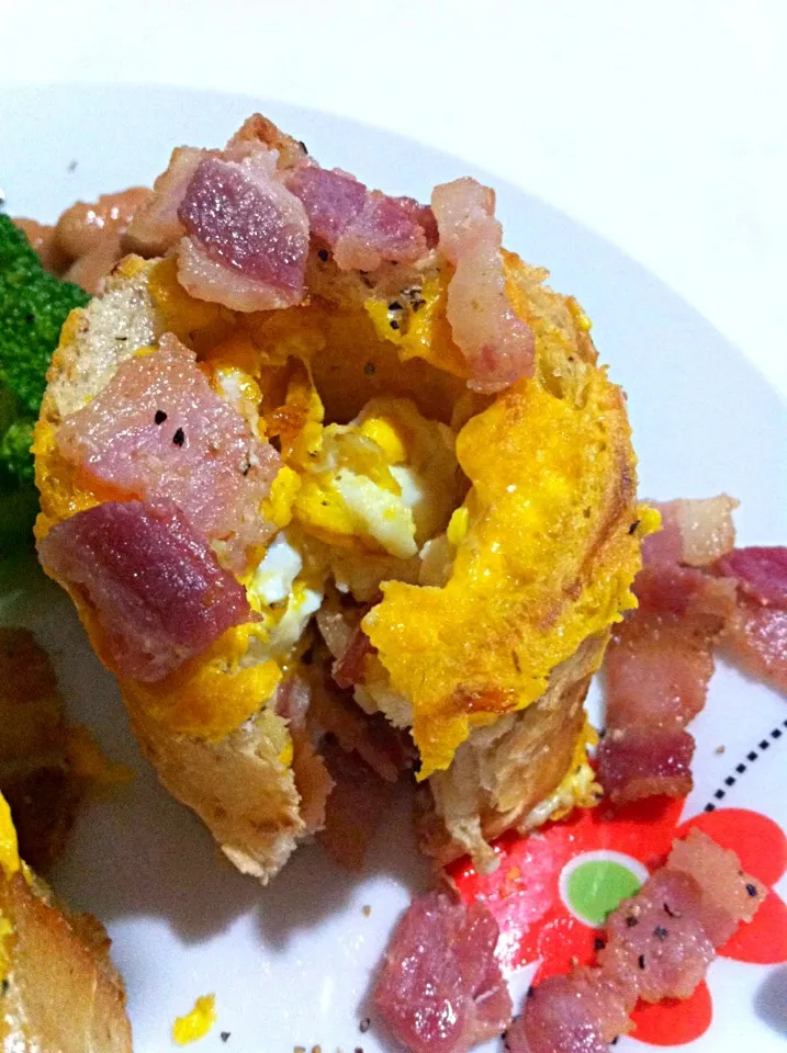 Bacon & egg on French loaf|Trish Wongさん