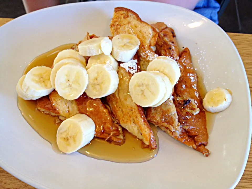 Snapdishの料理写真:Sweet Hawaiian bread French toast with bananas.|Dawn Sticklenさん