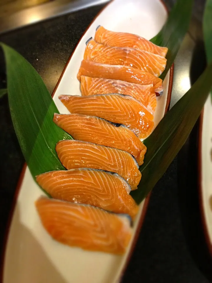 Salmon sashimi|Tommy Limさん