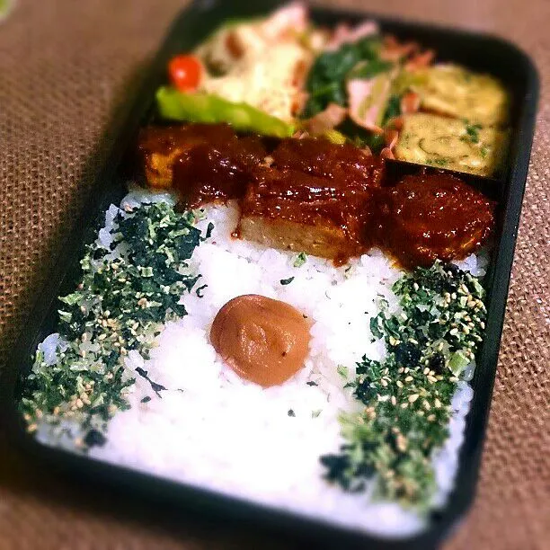 今日のお弁当〜ヽ(´▽｀)/
◎青ネギ玉子焼き
◎ほうれん草ベーコン炒め
◎ハンバーグ
◎鶏ブロッコリー玉ねぎトマトのチーズ焼き
◎高菜ゴマご飯＆梅干し(*^^)v

明日から又出張…(T^T)(T^T)(T^T)(T^T)(T^T)(T^T)(T^T)
寂しすぎる…(´；ω；｀)|Ryo-koさん