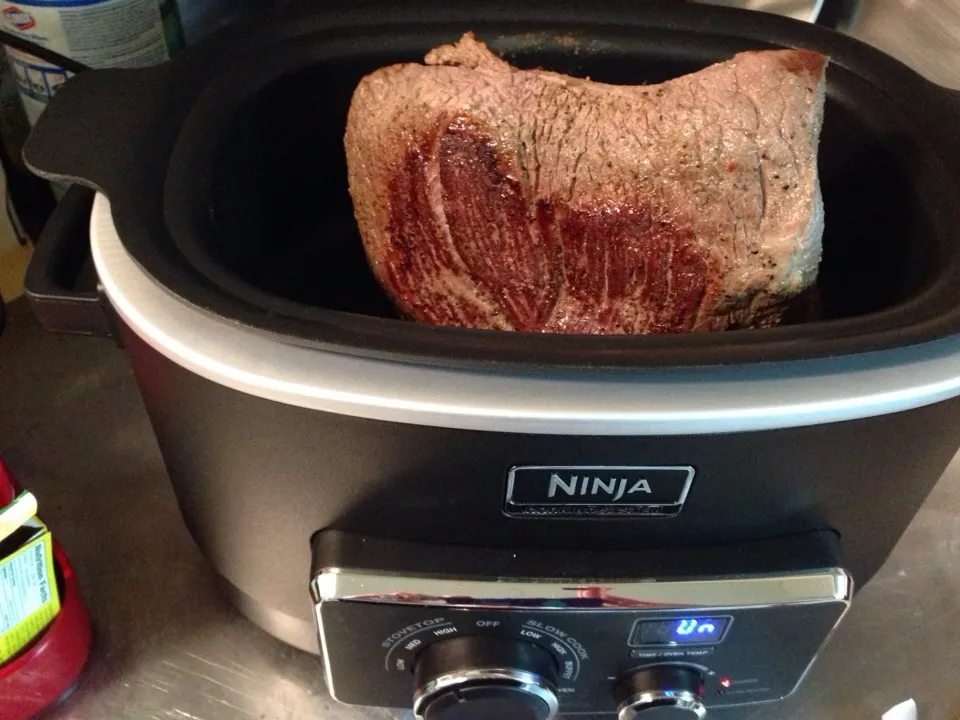 5 lb roast in my new ninja|Meghan Ross-Medinaさん