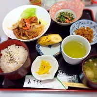 Snapdishの料理写真:日替わり定食|Yuko Takamaさん