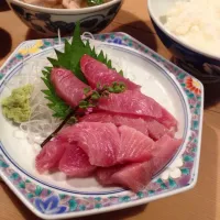 Snapdishの料理写真:天然ぶりの叩き 鶏豆腐付き。|nobuhiko katoさん