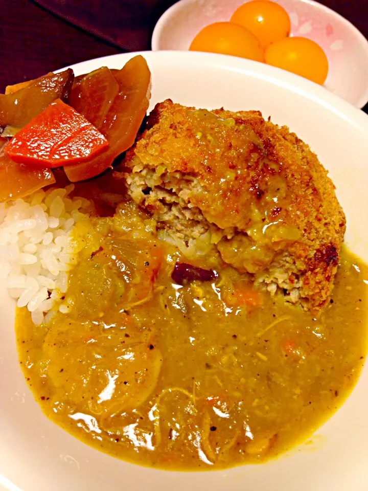 Snapdishの料理写真:メンチカツカレー！|IGGYさん