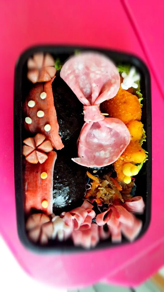 Snapdishの料理写真:ミキミニバケット弁当|Minnie Sayaさん