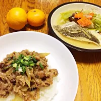 Snapdishの料理写真:หมูกระเทียมพริกไทย|eedologyさん