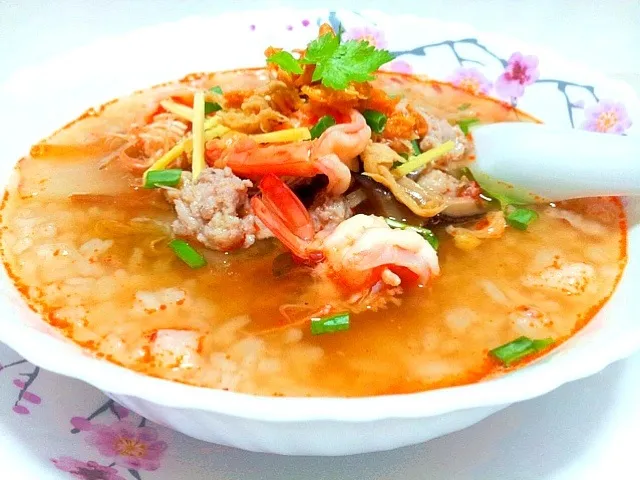 ข้าวต้มกุ้งหมูสับจัดเต็ม|siwanee loonthaさん