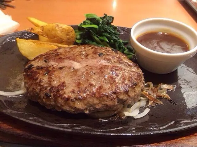 hamburger with demi sauce|haruka inoueさん