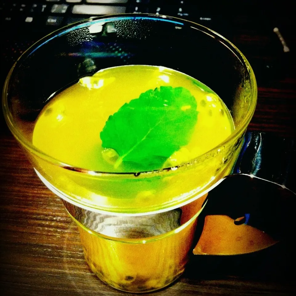 Green tea with mint and passion fruit :)|Janさん