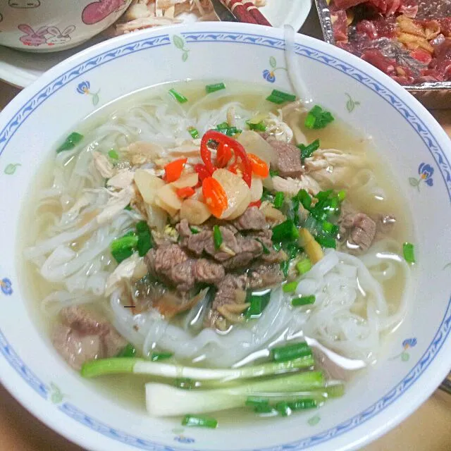 Snapdishの料理写真:Phở - Vietnamese Rice Noodle|pham minh thy vanさん