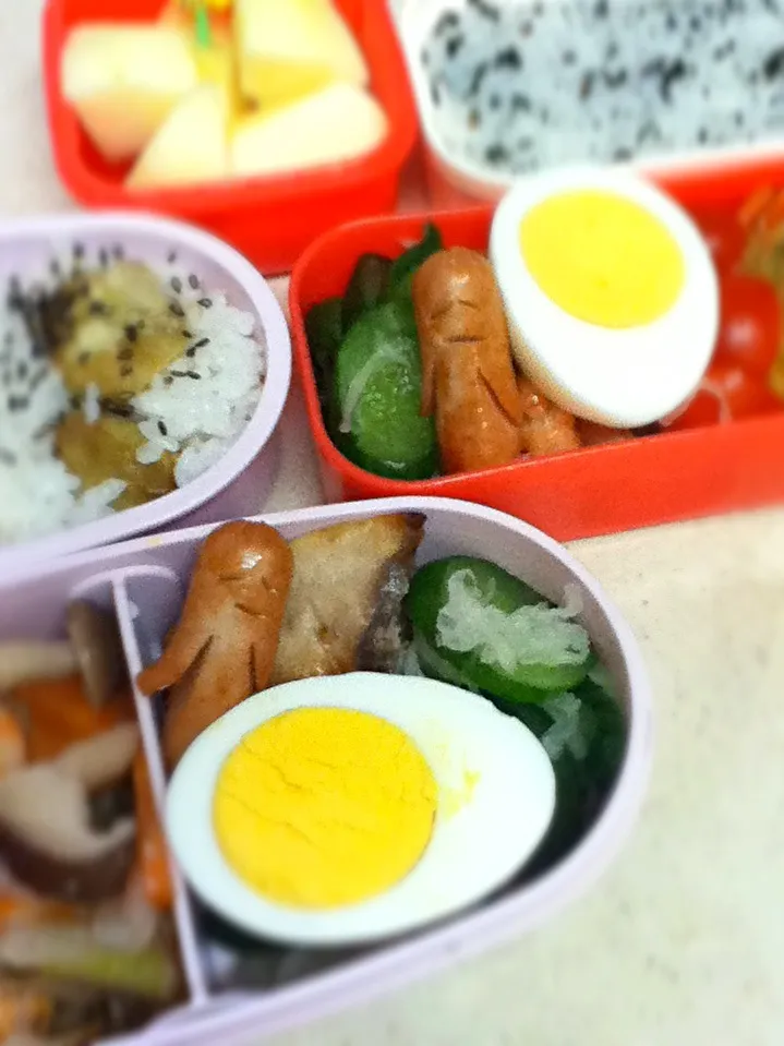 Today's lunch box. 今日のソーセー人、けっこうかわいくできた♪|hoppycowさん