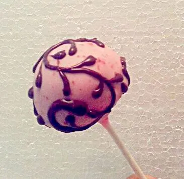 Royal Cake Pop|Gi Gi' s Bakeryさん