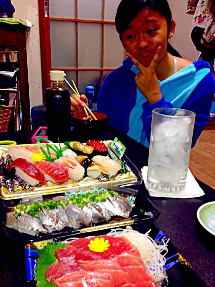 And again... As she is soOo Japanese! Sashimi and Sushi:(|Priscilla Quiao Huisoさん