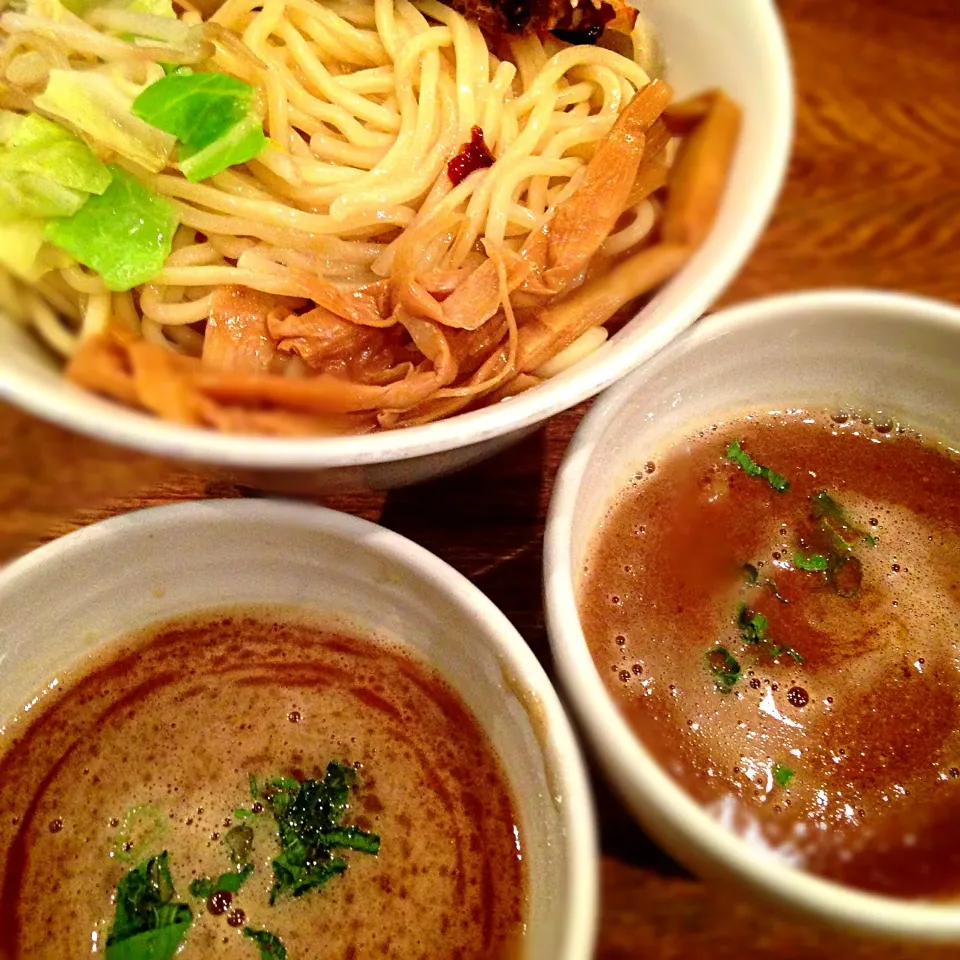 二色つけ麺 海老醤油と辛味噌を注文 辛味噌は薬草みたいな苦味が、、、|Keitaさん