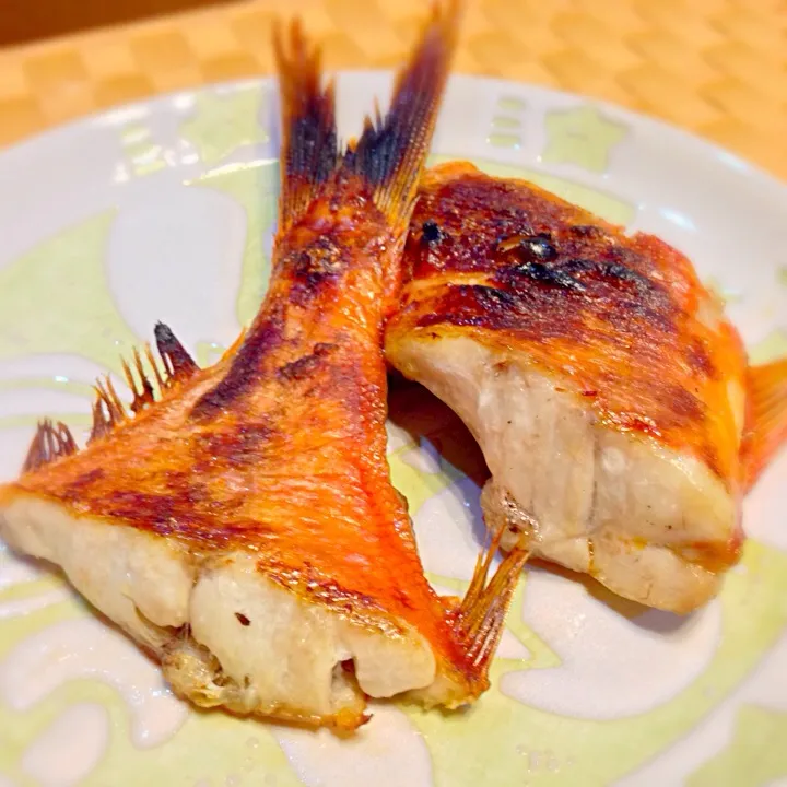 三崎産金目鯛の塩焼き🐟|おかっぴーさん