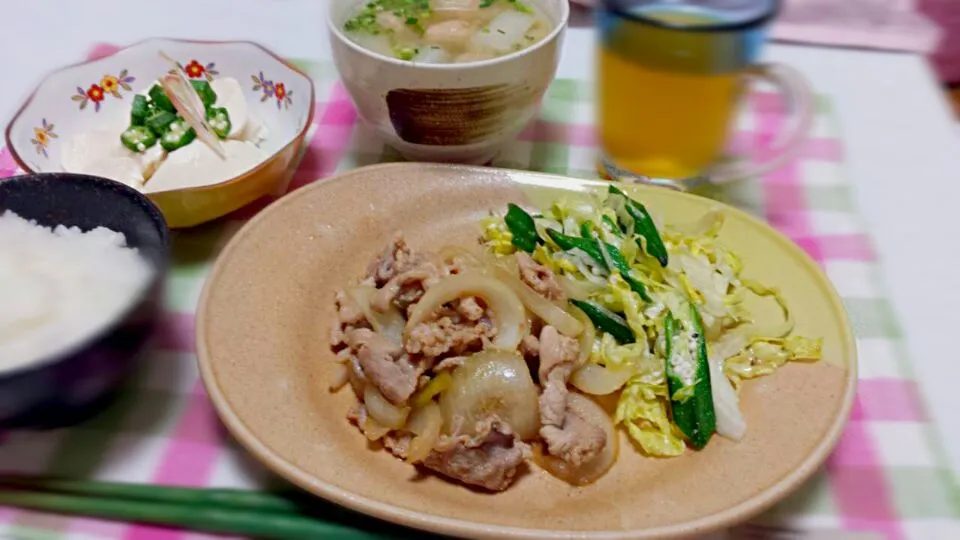 ● しょうが焼き
● レタスとオクラのサラダ
● 湯豆腐
● 肉団子と大根のお味噌汁|masamiさん