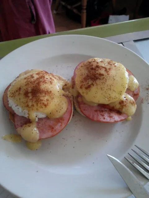 Snapdishの料理写真:My eggs Benedict|Polly Gelfusoさん