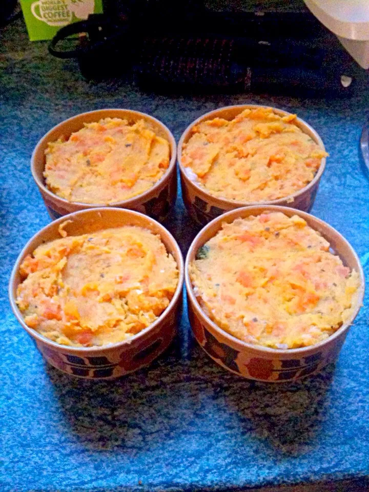 Individual fish pies topped with carrot and sweet potato mash|naomi barlowさん