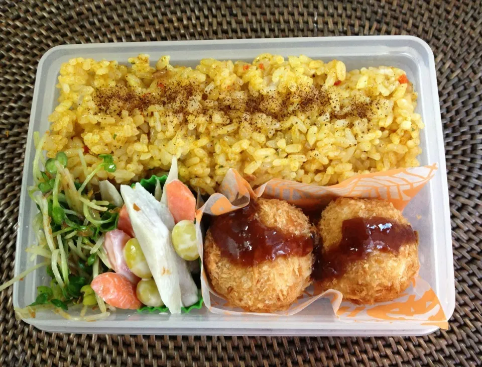 Snapdishの料理写真:サーモンコロッケ弁当|*なおみん*さん