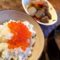 Snapdishの料理写真:黄金のいくら✖️筑前煮|keworiさん