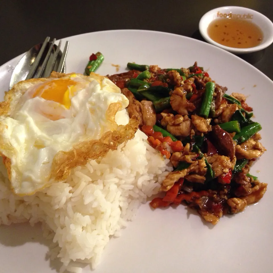 Ka-Prow-Kai-Tab , กระเพราไก่ตับ|Tunaさん