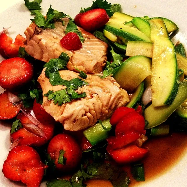 salmon, squash and strawberries with ponzu|Oliviaさん