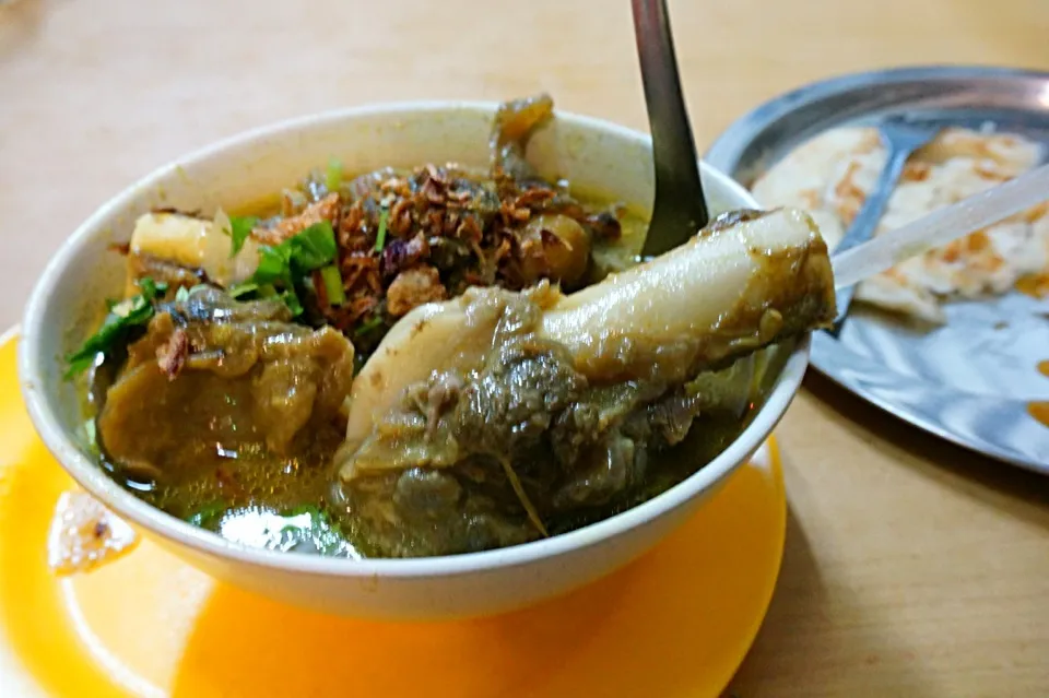 Snapdishの料理写真:羊の骨髄スープ soup Tulang, sheep's marrow, Islam food.|Magoshi YZ250さん