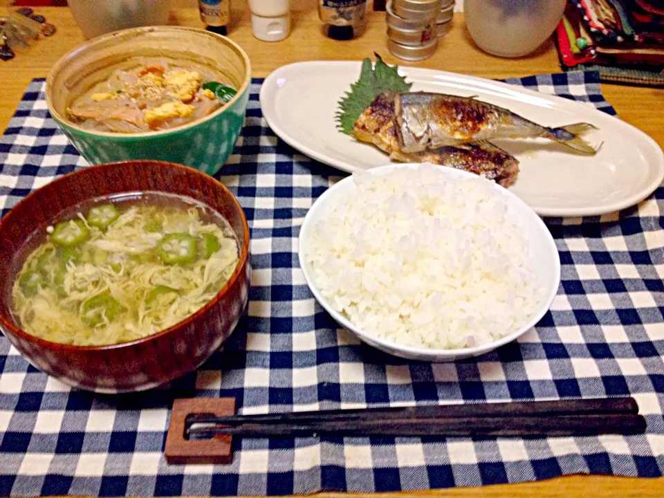 Snapdishの料理写真:朝ごはん★秋刀魚の塩焼き、中華風春雨サラダ、オクラのとろみスープ、ごはん|ハルさん