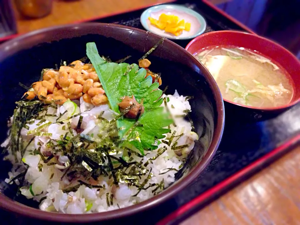 あいがけ丼|おかっぴーさん