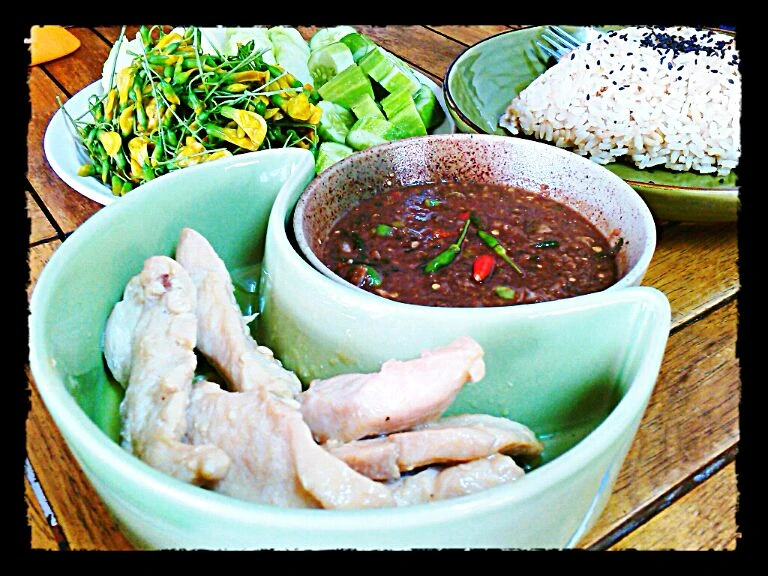 อาหารบ้านๆ น้ำพริกกะปิ ผักต้ม|la diableさん