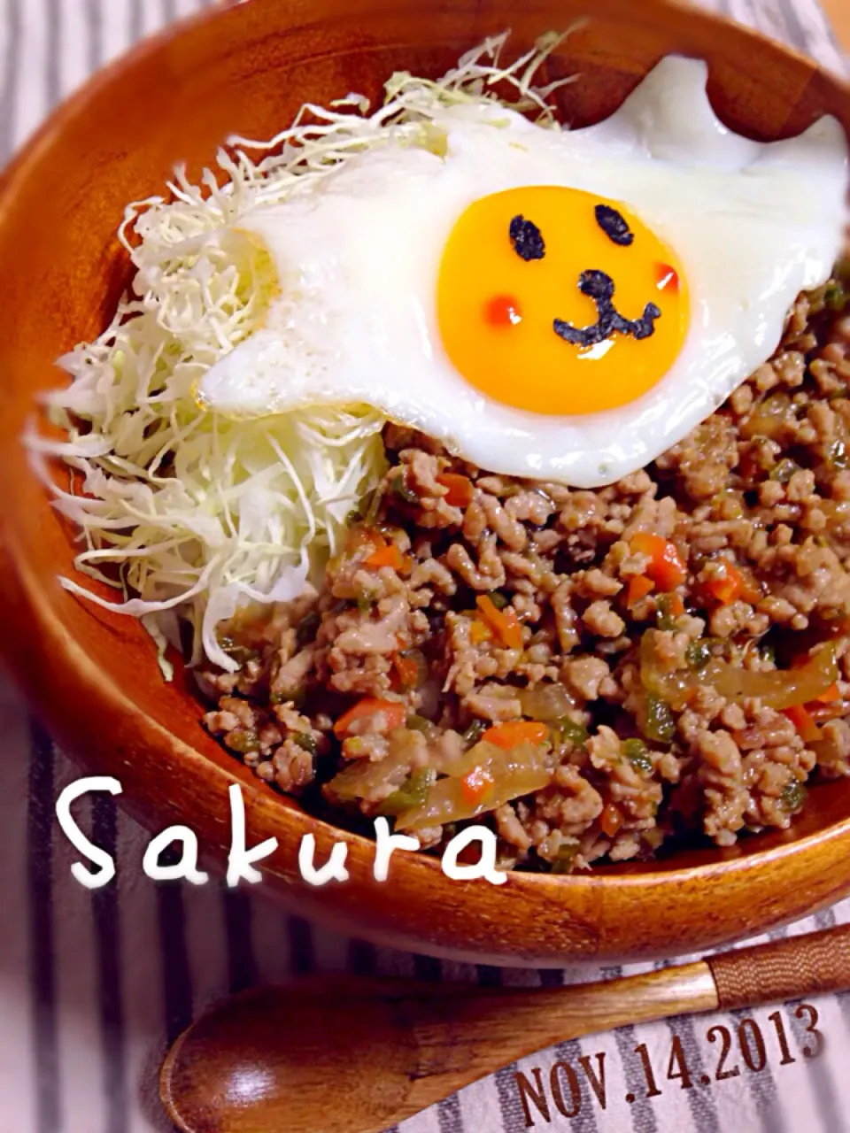 野菜たっぷり肉味噌丼！|さくちんさん