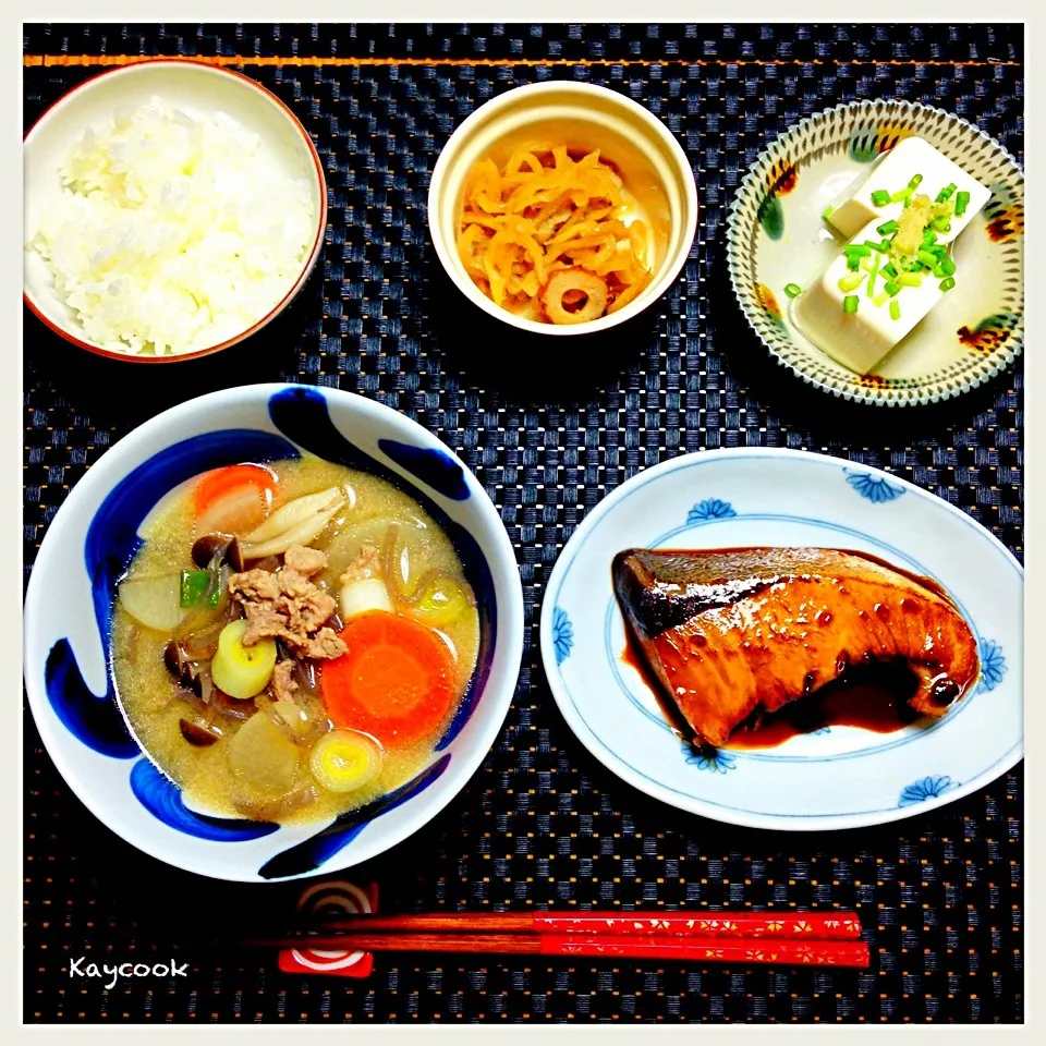 鰤の照り焼き定食？！...いえいえ、豚汁メインです！！...の夕飯🐾|Asahimaruさん