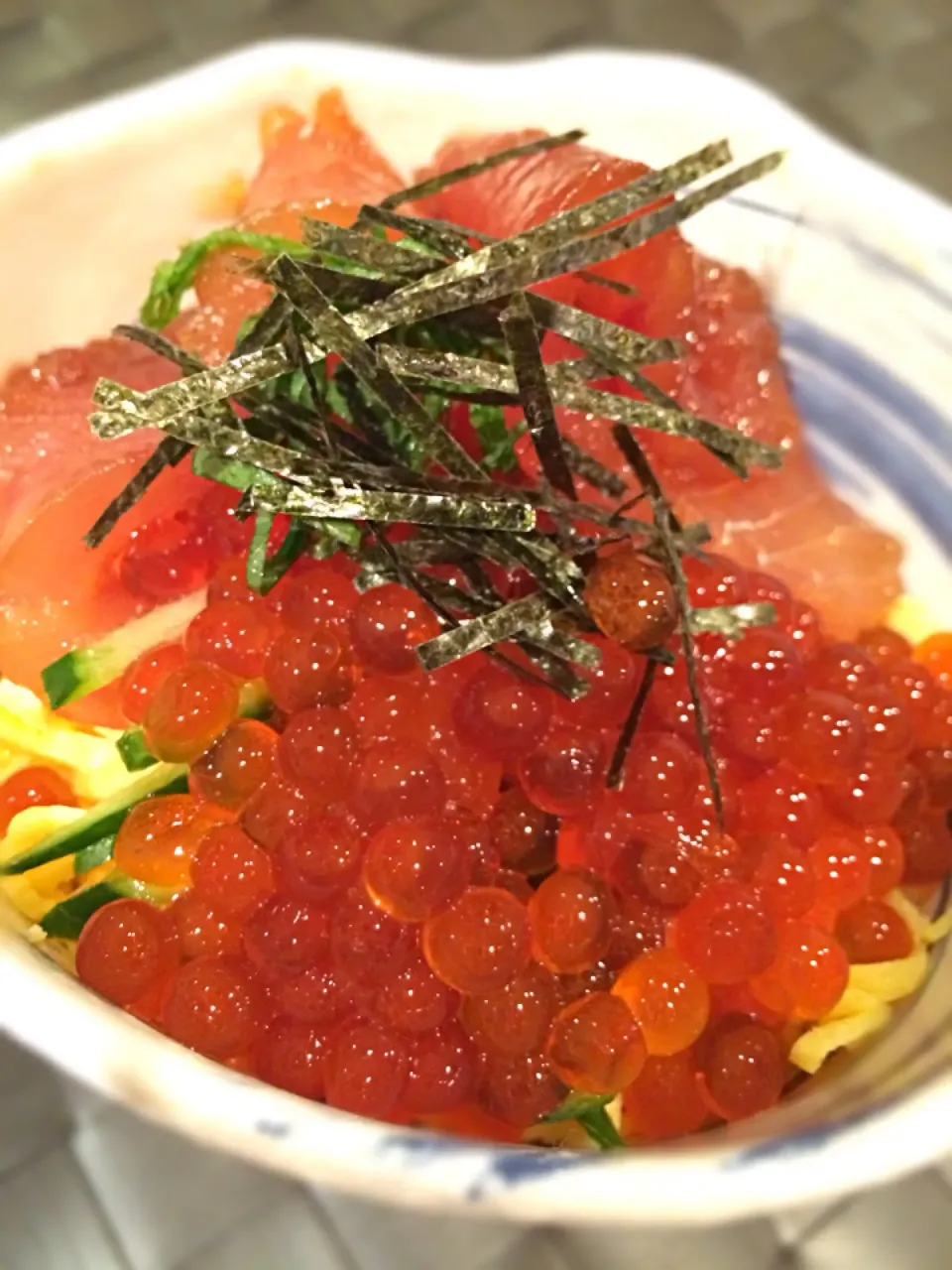 鮪漬け&いくら丼|あみん´ω`)ﾉさん