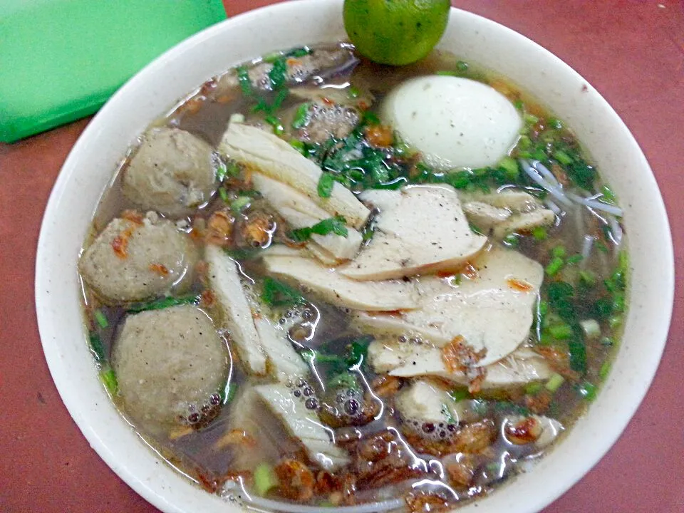 bakso campur|Melai Alcontin Alcuizarさん