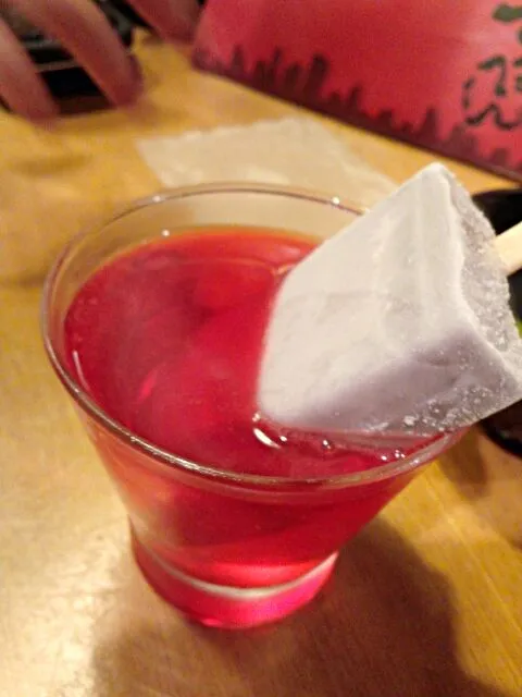 Red liqueur with Jaws bar !!|Sooji Parkさん