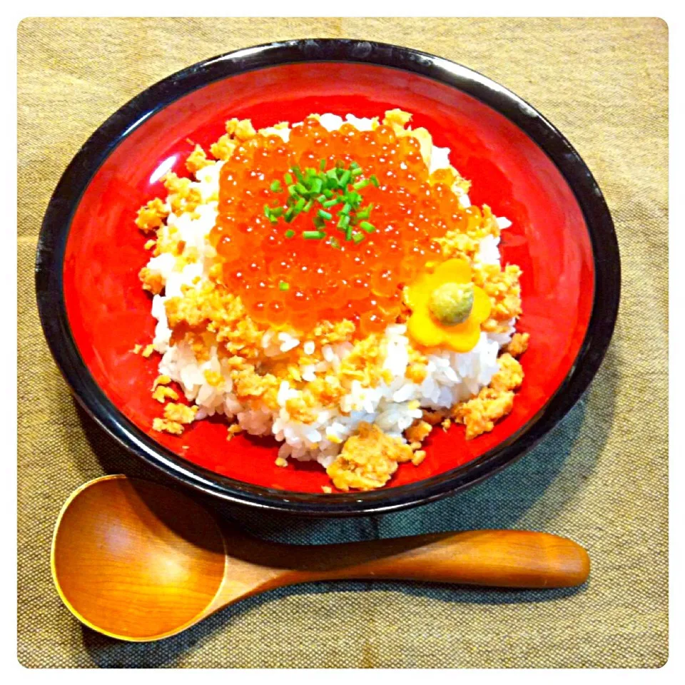 鮭といくらの親子丼|さとみ (satomi_foodart)さん