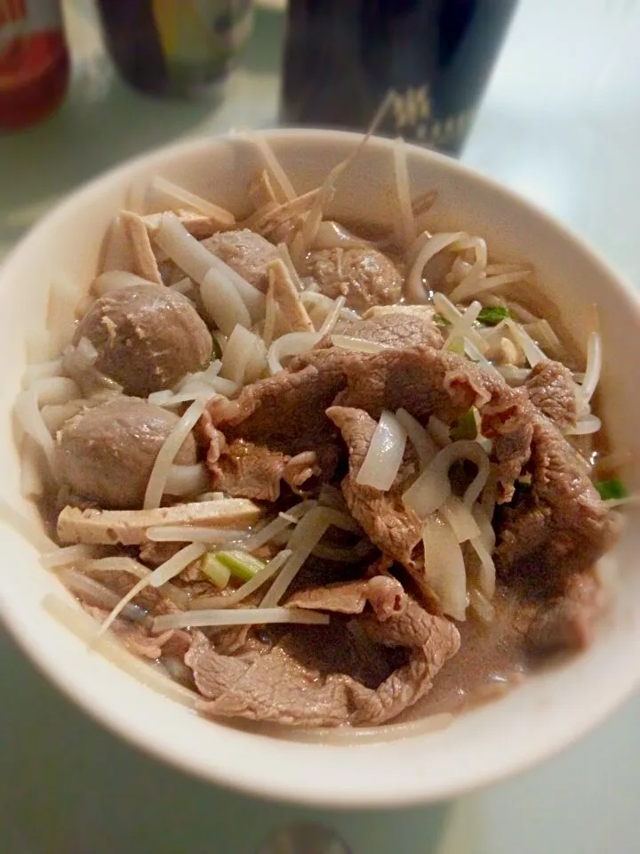 Vietnamese: Beef and meat balls noodles with soup|Sylvia Orさん