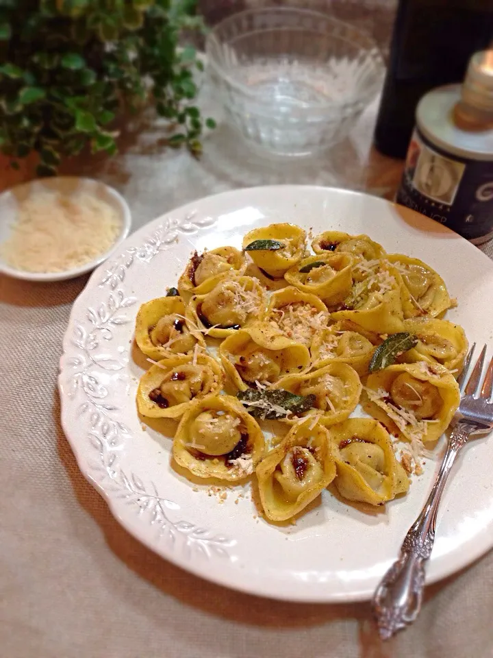 Snapdishの料理写真:Pumpkin tortelli,sage,brown butter,and served with amaretti|rick chanさん