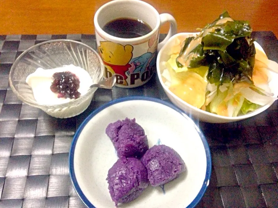 山盛り海藻サラダ＆ヨーグルト＆Putong UBE【フィリピン製 紫芋の蒸しパン】|マニラ男さん